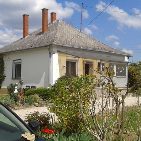 Bochmann Cottage Zalaszanto Exterior foto