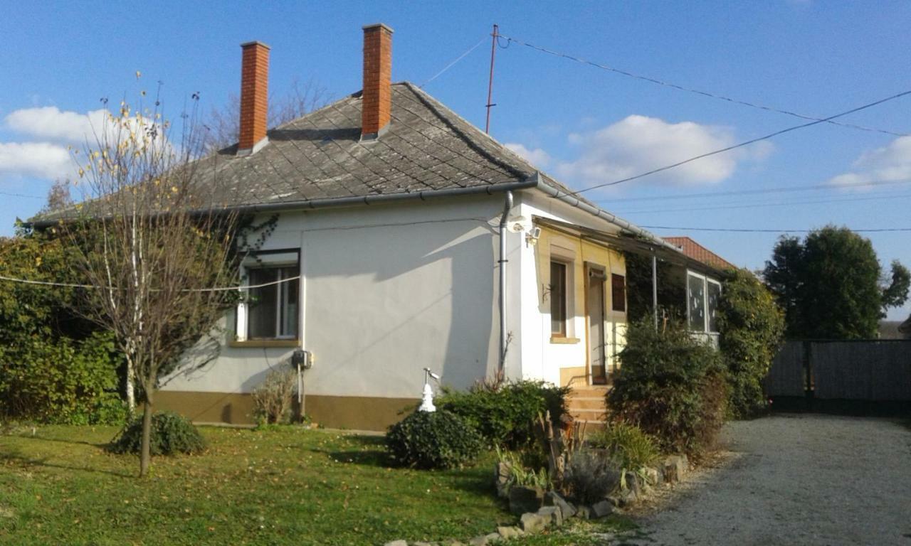 Bochmann Cottage Zalaszanto Exterior foto