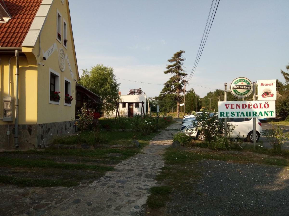 Bochmann Cottage Zalaszanto Exterior foto